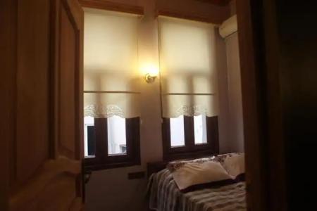 Tom Square Boutique - 84