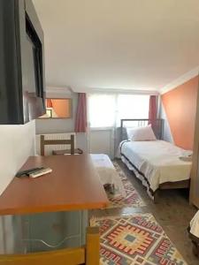 Tom Square Boutique - 171