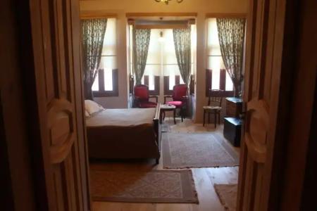 Tom Square Boutique - 32