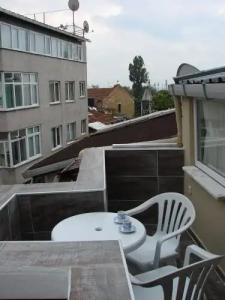 Tom Square Boutique - 161