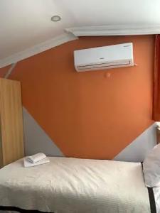 Tom Square Boutique - 179