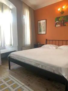 Tom Square Boutique - 178