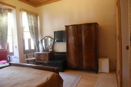 Tom Square Boutique - 125