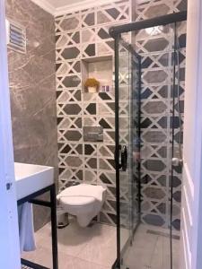 Tom Square Boutique - 184