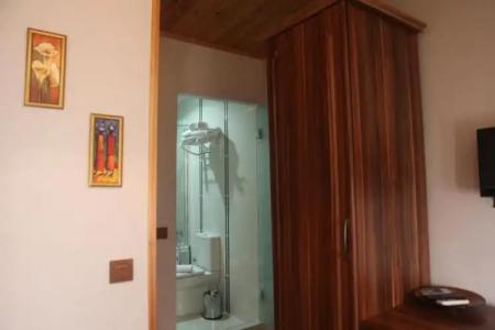 Tom Square Boutique - 89