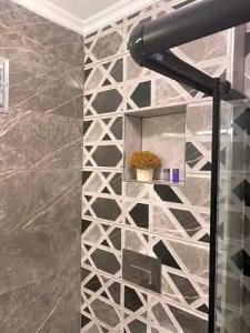 Tom Square Boutique - 192