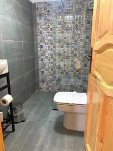 Tom Square Boutique - 115