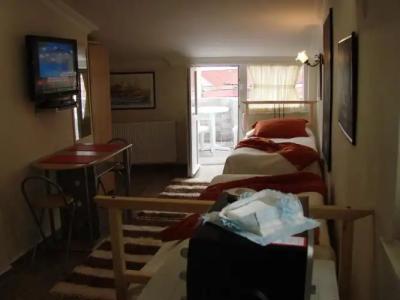 Tom Square Boutique - 157