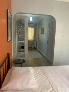 Tom Square Boutique - 172