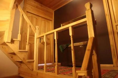 Tom Square Boutique - 8