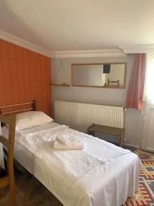 Tom Square Boutique - 181