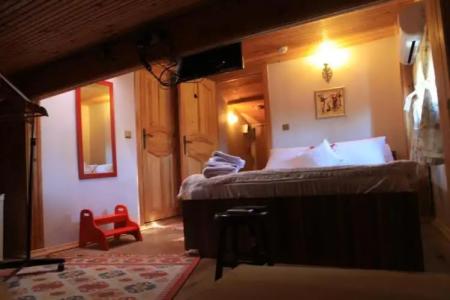 Tom Square Boutique - 54