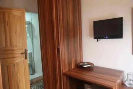 Tom Square Boutique - 24