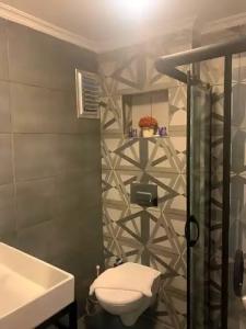 Tom Square Boutique - 73