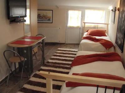 Tom Square Boutique - 14