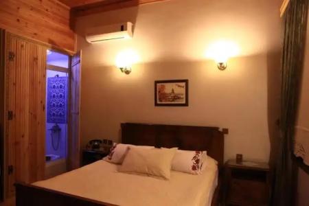 Tom Square Boutique - 128