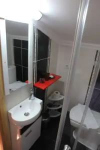 Tom Square Boutique - 45