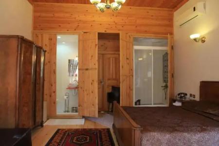 Tom Square Boutique - 126