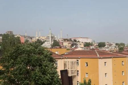 Tom Square Boutique - 9