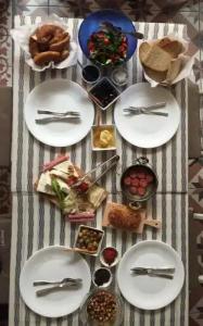 Tom Square Boutique - 114