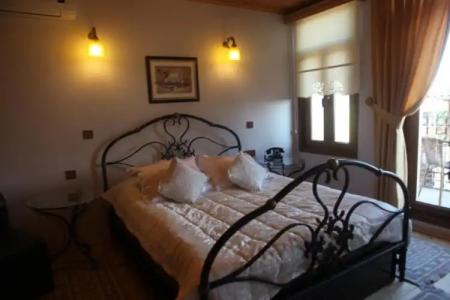 Tom Square Boutique - 135