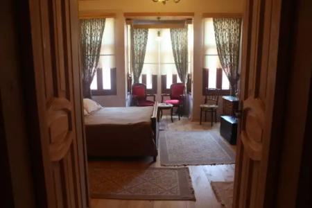 Tom Square Boutique - 148