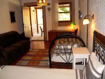 Akropolis Guest House - 36