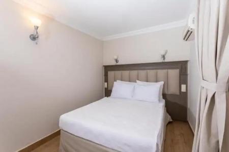 Moonshine & Suites - 56