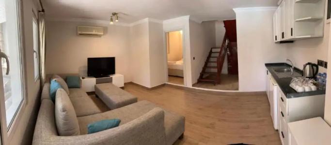 Moonshine & Suites - 87