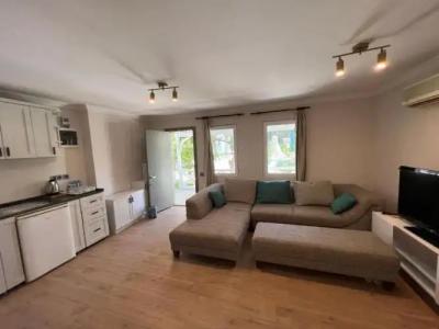 Moonshine & Suites - 76