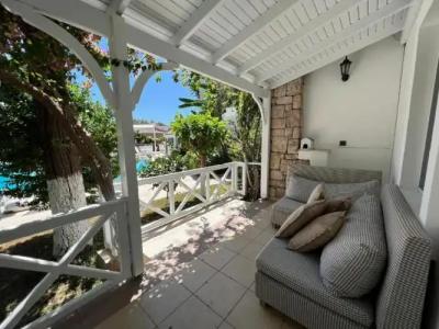 Moonshine & Suites - 82