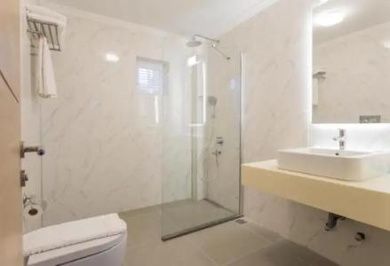 Moonshine & Suites - 53