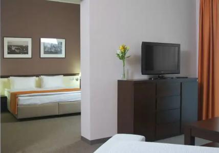 Ramada by Wyndham Lviv - 34