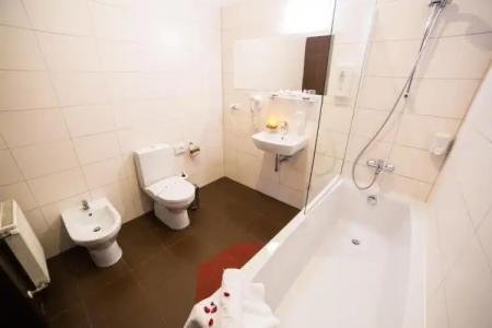 Ramada by Wyndham Lviv - 26