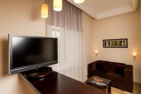 Senator Victory Square - 17