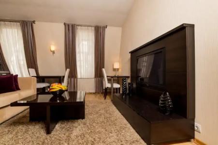 Senator Victory Square - 79