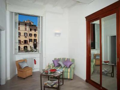Guesthouse Coronari Courtyard - 9