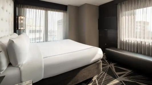 The Clancy, Autograph Collection - 70