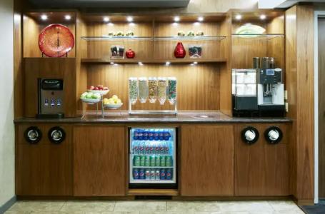 Club Quarters in - 10