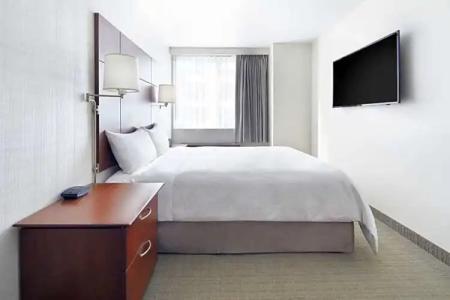 Club Quarters in - 51