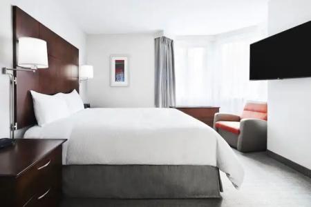 Club Quarters in - 42