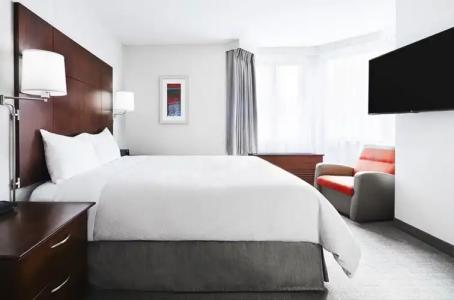 Club Quarters in - 60