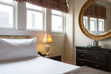 Executive Vintage Court - 24