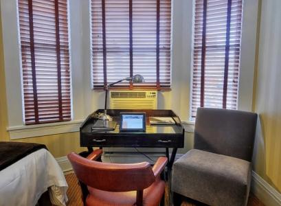 Executive Vintage Court - 20