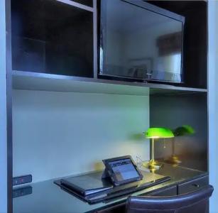 Executive Vintage Court - 30