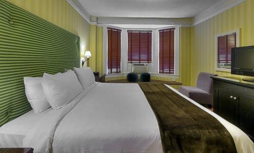 Executive Vintage Court - 4