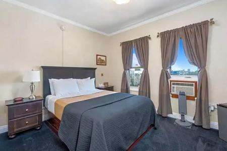 Hollywood Historic - 24