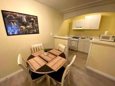 Hollywood Celebrity - 37