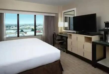 Hilton Los Angeles Airport - 81