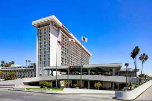 Los Angeles Airport Marriott, Los Angeles